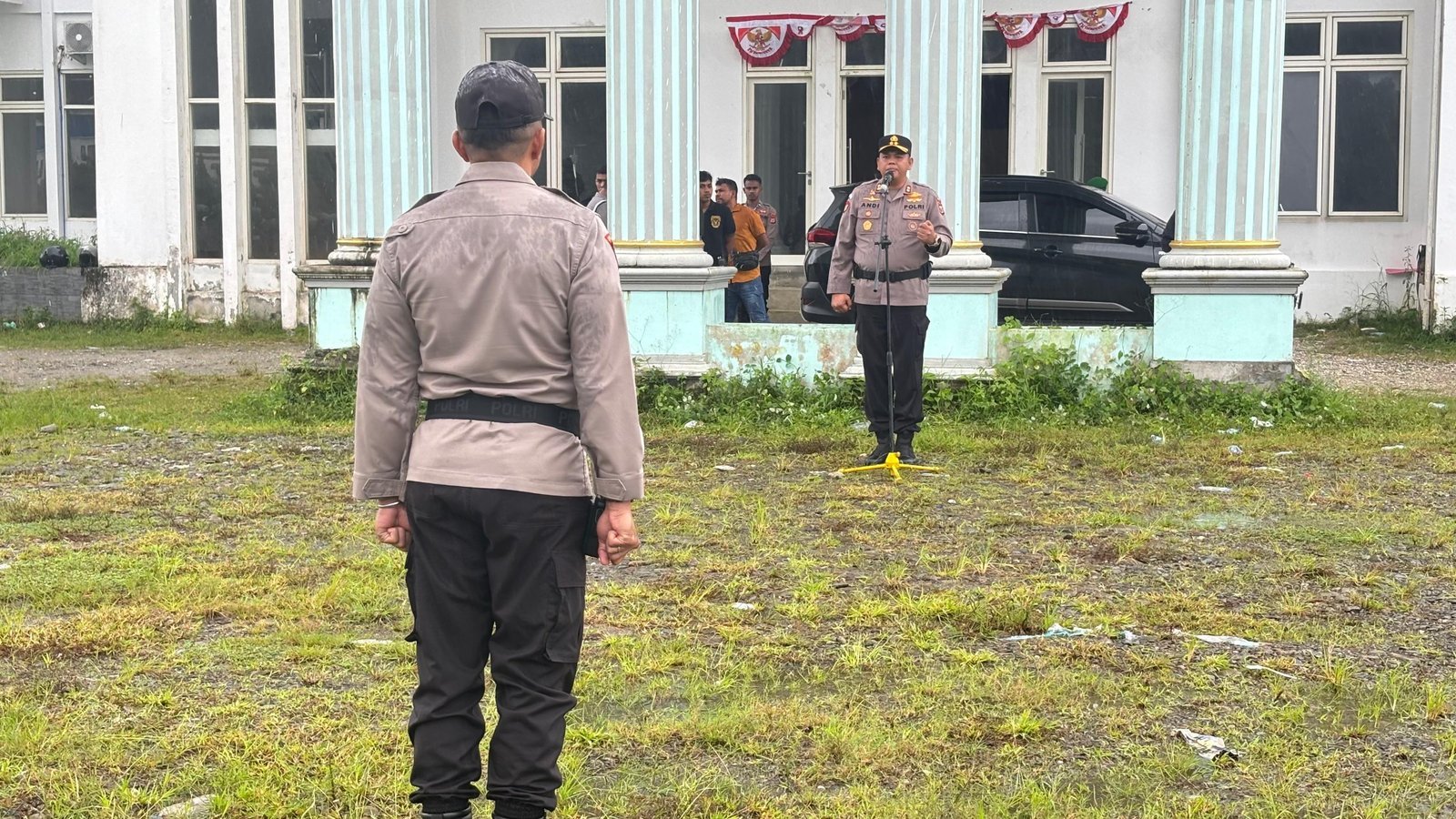 Riak Danau Rana, Harmoni Teluk Tifu: Sinergi TNI-Polri Kawal Aksi Damai di Buru Selatan