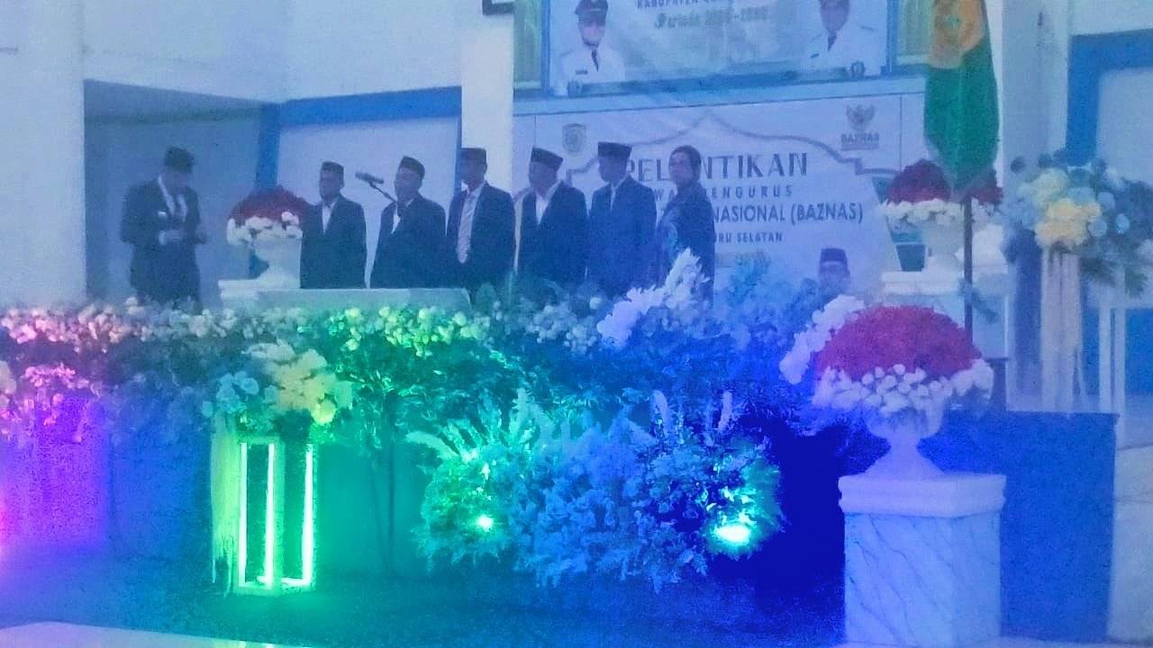 Zakat sebagai Cahaya: Bupati Bursel Lantik Pengurus Baru BAZNAS 2025–2030