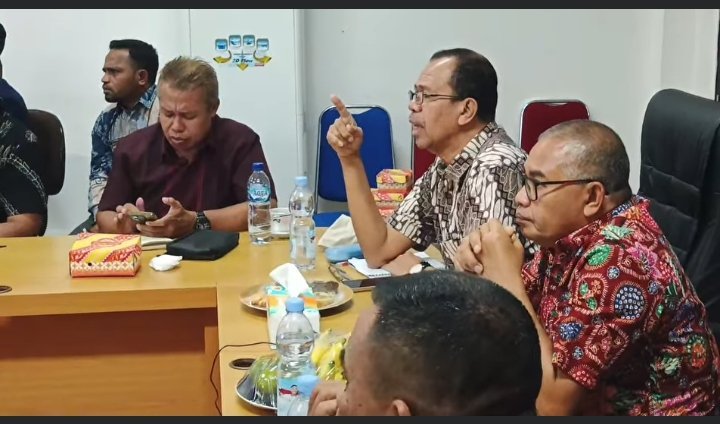 Wakil Bupati Gerson Pimpin Rapat Strategis Percepatan Pembangunan Buru Selatan 2025