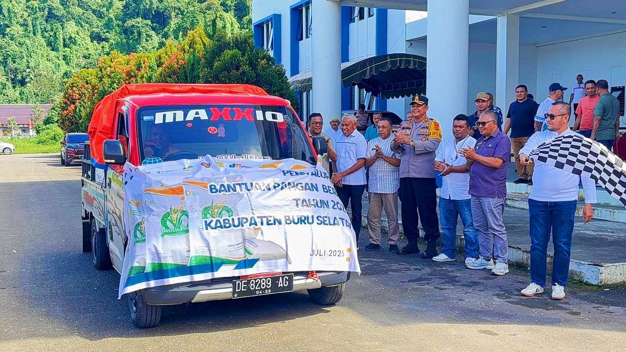 Menjaga Asa Rakyat, Mengalirkan Berkah dari Negeri: Kapolres Buru Selatan Hadiri Peluncuran Bantuan Beras Bulog