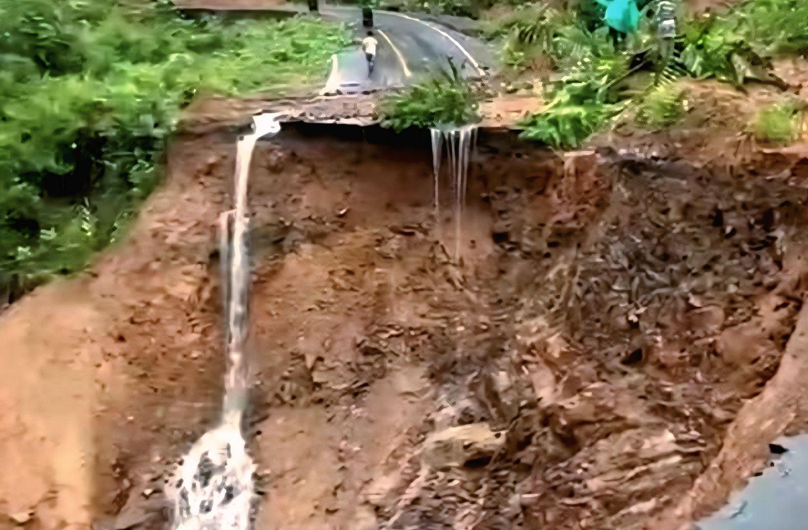 Banjir dan Longsor Lumpuhkan Akses Jalan di BurseL Masyarakat Harap Tindakan Serius dari Pemerintah dan BPJN