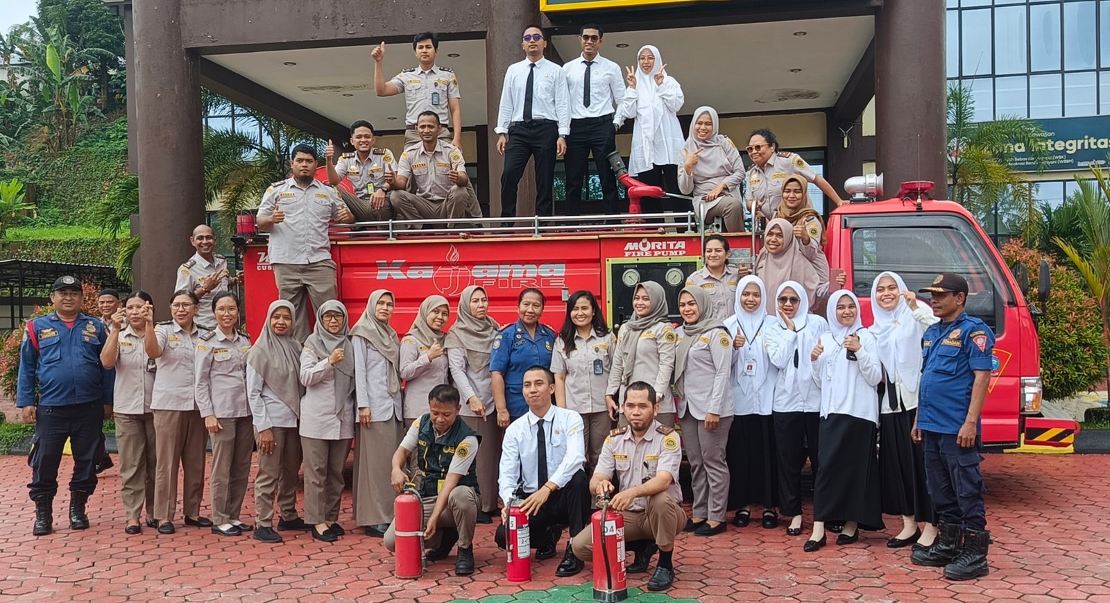 Damkar Kota Ambon dan Karantina Sosialisasi Penanganan dan Pencegahan Bahaya Kebakaran