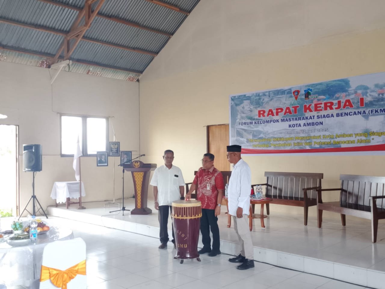 Ambon Menuju Kota Tangguh Bencana, Ronald Lekransy Buka Rapat Kerja I FKMSB