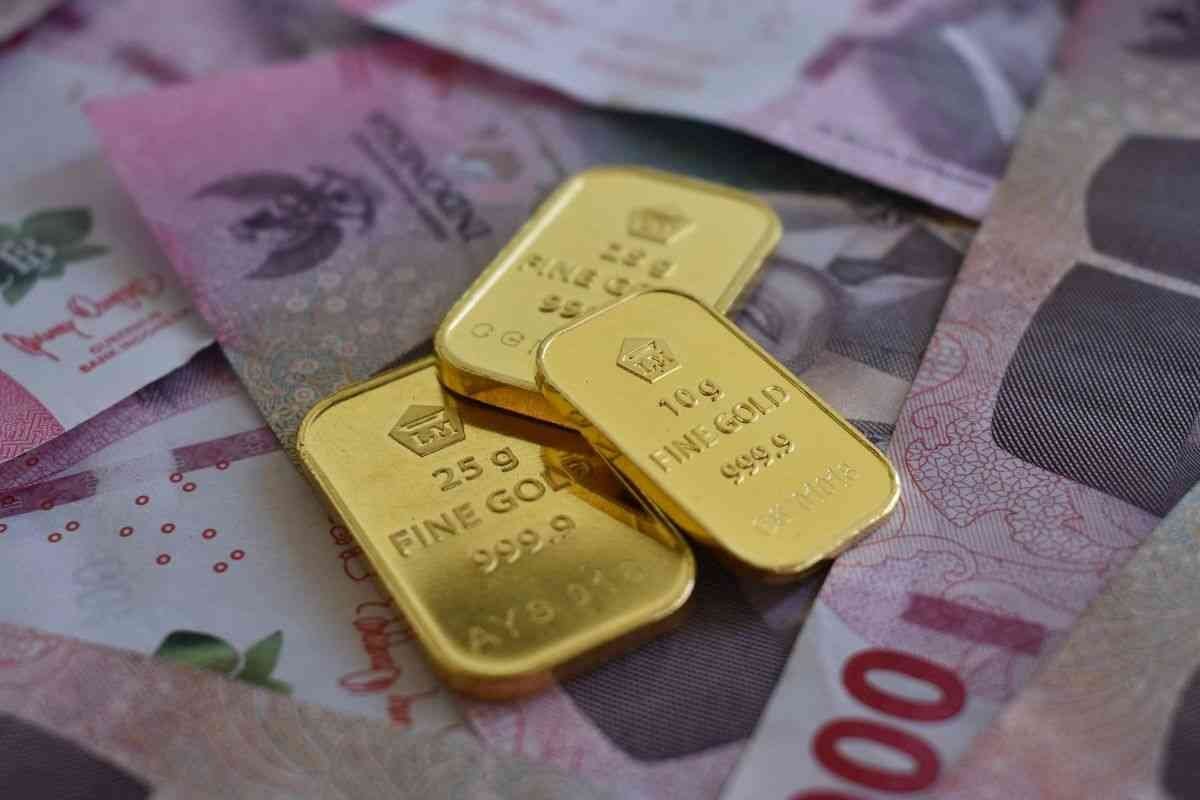 Apakah Menabung Emas Sangat Aman Sebagai Benteng Melawan Krisis Ekonomi? Bukti Nyata dari Indonesia!