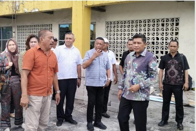 " Ambon Menuju Era Baru Pelayanan Wali Kota Bodewin Tinjau MPP di Ambon Plaza".