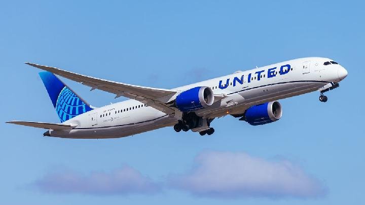 United Airlines Berencana Lengkapi 300 Pesawat dengan WiFi