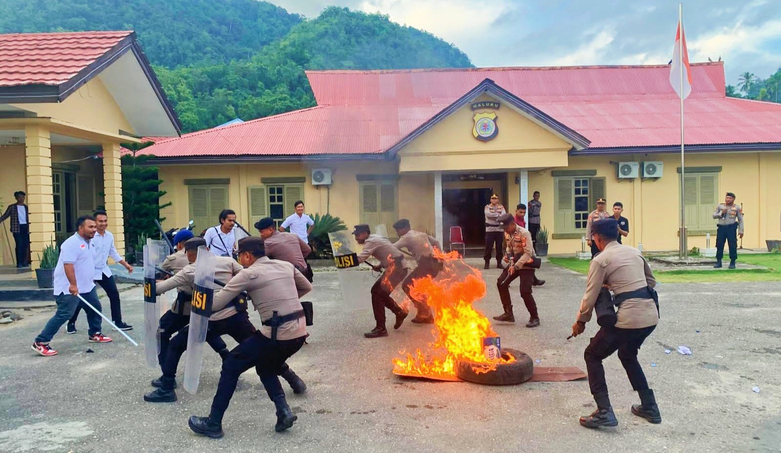 Jelang May Day Kapolres BurseL Gelar Simulasi Sispamkota