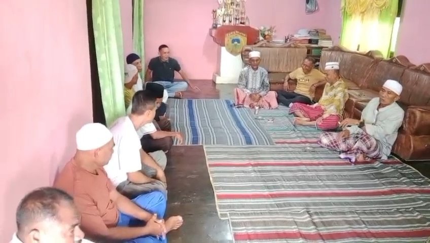 Disinyalir Titipan Politik, Tokoh Adat dan Masyarakat Desa Batu Kasa Tolak Pj.Kades