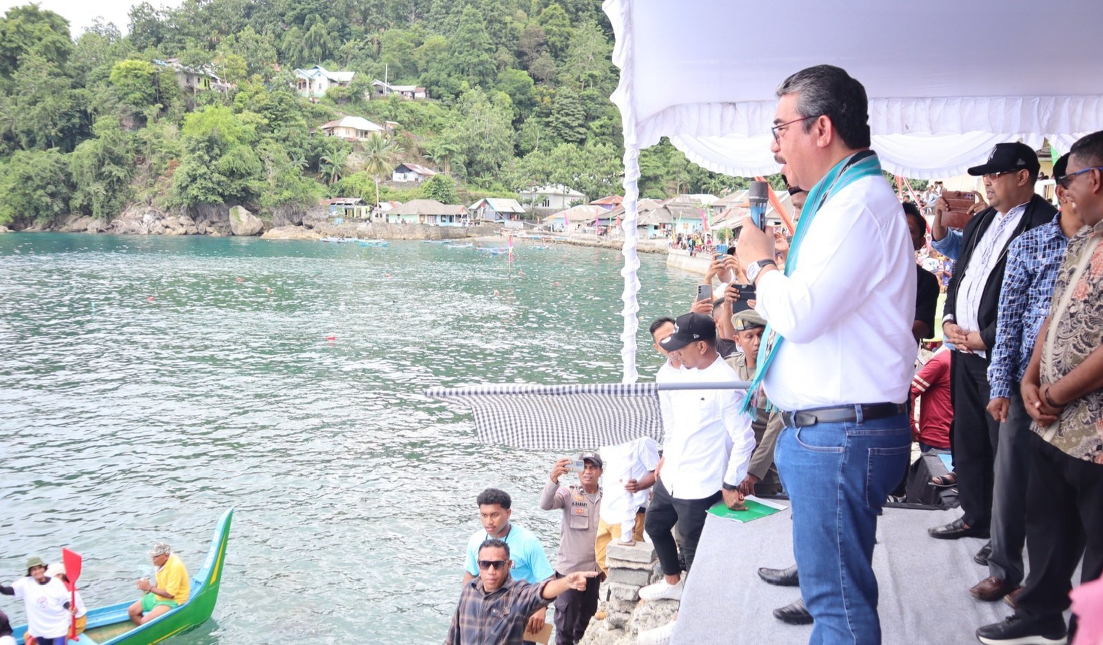Gubernur Buka Festifal Hadrat Tapur dan Sai Pahari di Negeri Tengah-tengah