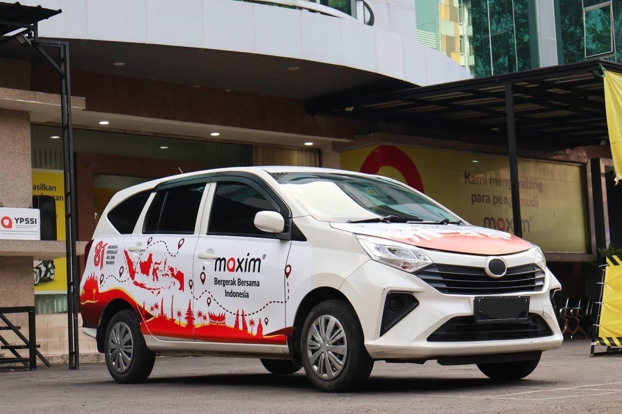 Semarak HUT ke-81 RI, Maxim Gratiskan Perjalanan dengan 81 Mobil Berdekorasi Merah Putih di 19 Kota Indonesia
