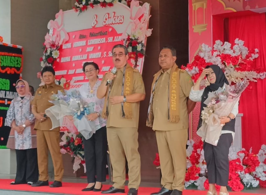 Lewerissa dan Vanath Langsung Gelar Rapat dengan Pimpinan OPD