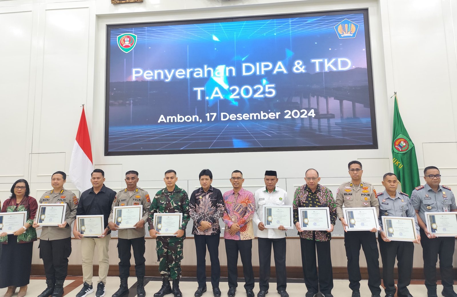 Pj Gubernur Maluku Serahkan DIPA &amp; TKD Rp. 20,68 Triliun T.A 2025