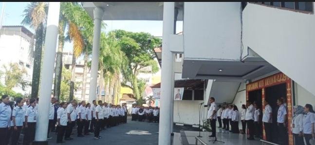 Apel Pagi dan Doa Bersama Awali November, Pj. Walikota Ambon Tekankan Pengelolaan Anggaran dan Netralitas ASN