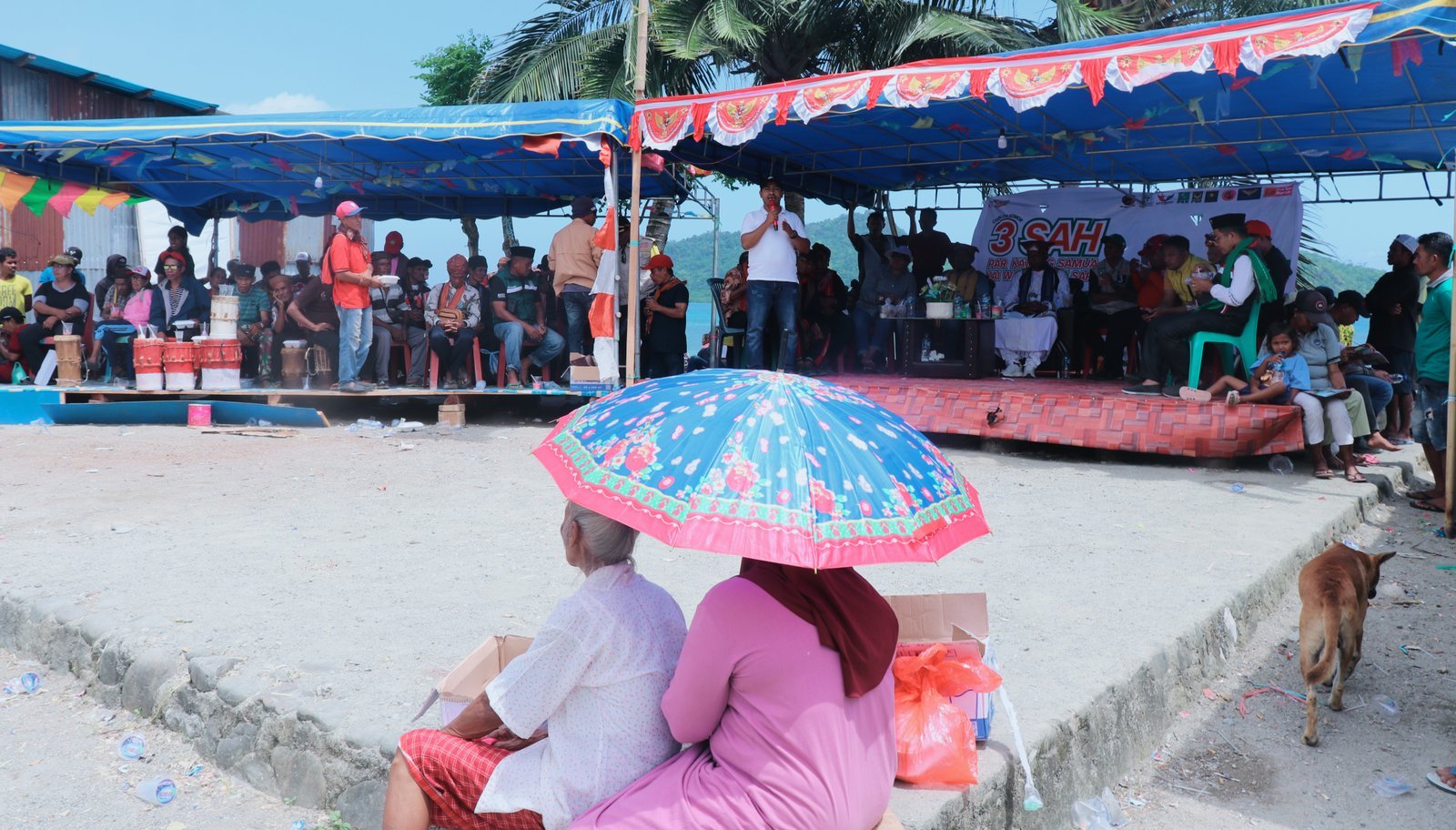 Masyarakat Leksula Membludak Ikut Kampanye SAFITRI-HEMFRI