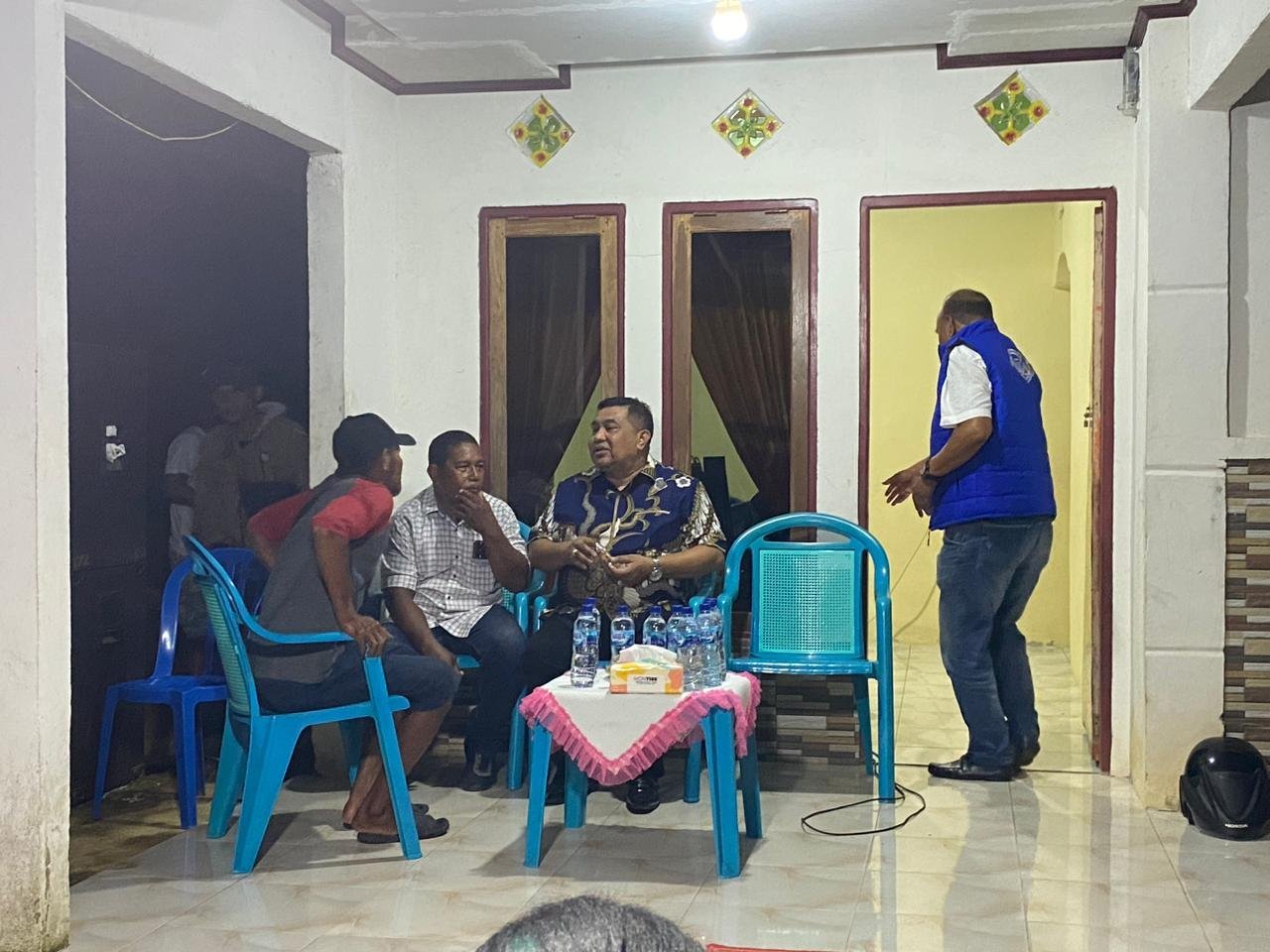 Silaturahmi Calon Walikota Ambon Agus Ririmasse Bersama Warga Negeri Haria