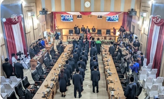 34 Anggota DPRD Kota Ambon diLantik