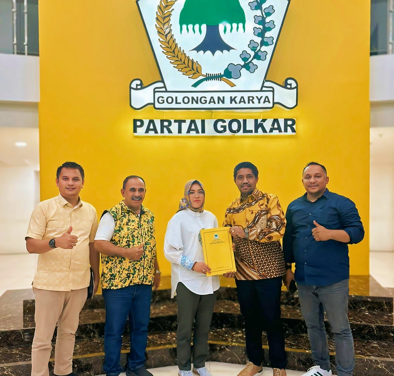Safitri &amp; Lesnussa Sah Menggenggam Rekomendasi Partai Pohon Beringin