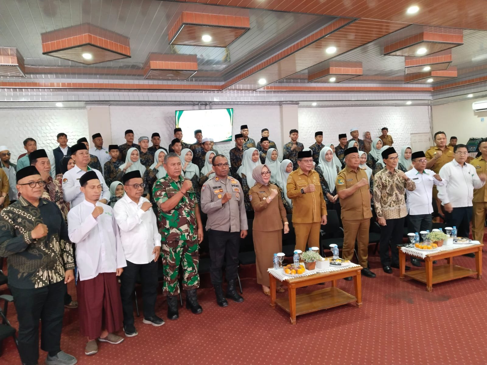 Wali Kota Ambon Lepas Kafilah MTQ ke-31 Maluku, Tekankan Tampil Maksimal Tanpa Beban Juara
