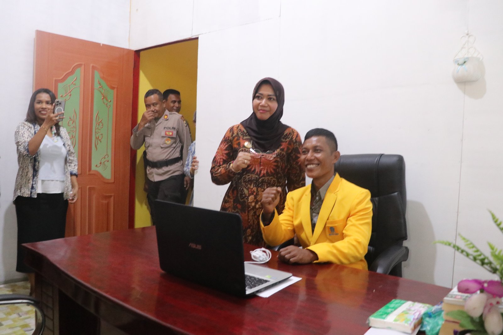 Ketua SALUT Bursel Titawael; Pemda BurseL Berikan Perhatian Tingkatkan Kualitas SDM 