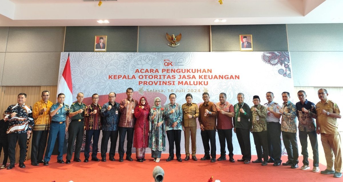 PENGUKUHAN KEPALA OTORITAS JASA KEUANGAN MALUKU