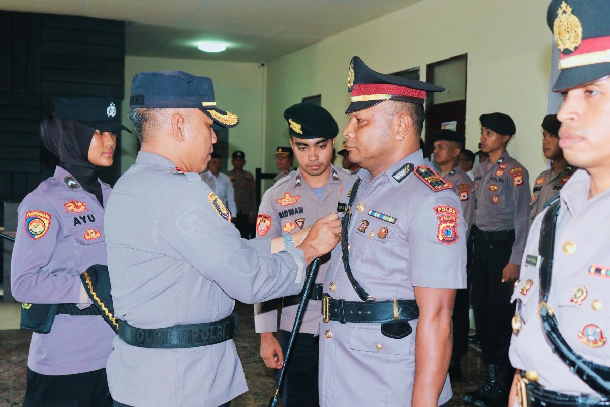 Kapolres Bursel Pimpin Upacara Serah Terima Jabatan