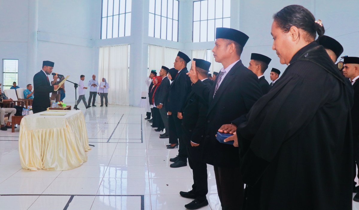 KPU Bursel Gelar Pengambilan Sumpah/Janji Anggota PPK se-Kabupaten