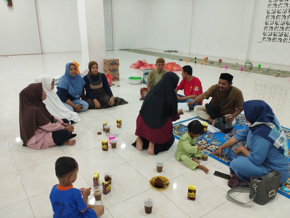 Akhir Ramadhan, Ormas/OKP Katolik Di Tanimbar Bagi-bagi Takjil