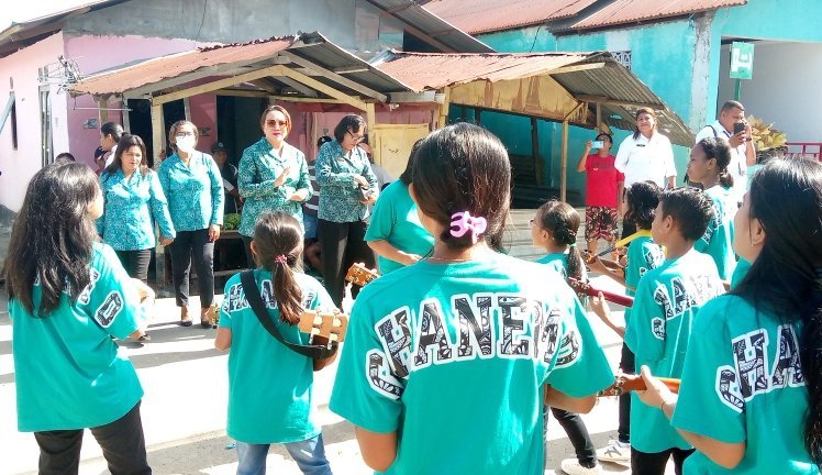 Kunjungi Posyandu, Ketua TP PKK Kota Ambon Disambut Lurah dan Ketua Kampung KB Kudamati