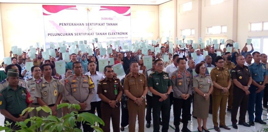 Kanwil ATR/BPN Maluku Ikuti Peluncuran Sertipikat Elektronik dan Penyerahan Sertipikat Oleh Presiden