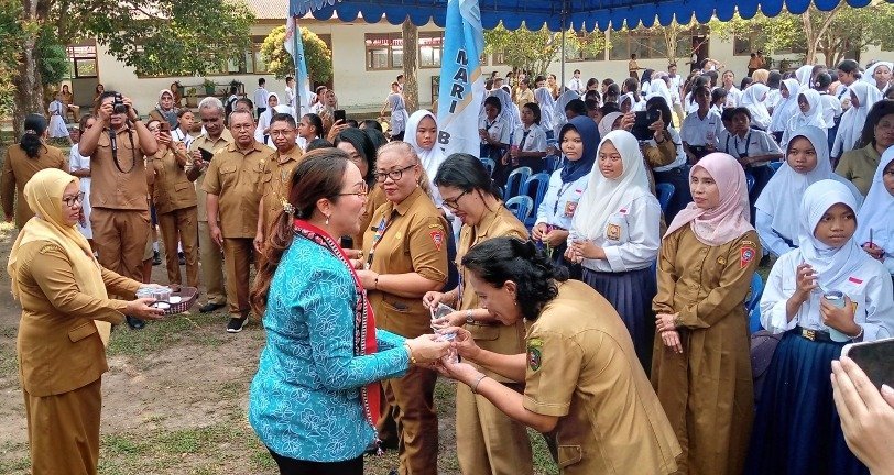 Wattimena Launching Aksi Bergizi Gemari Bersemi TTD di SMPN 13 Ambon