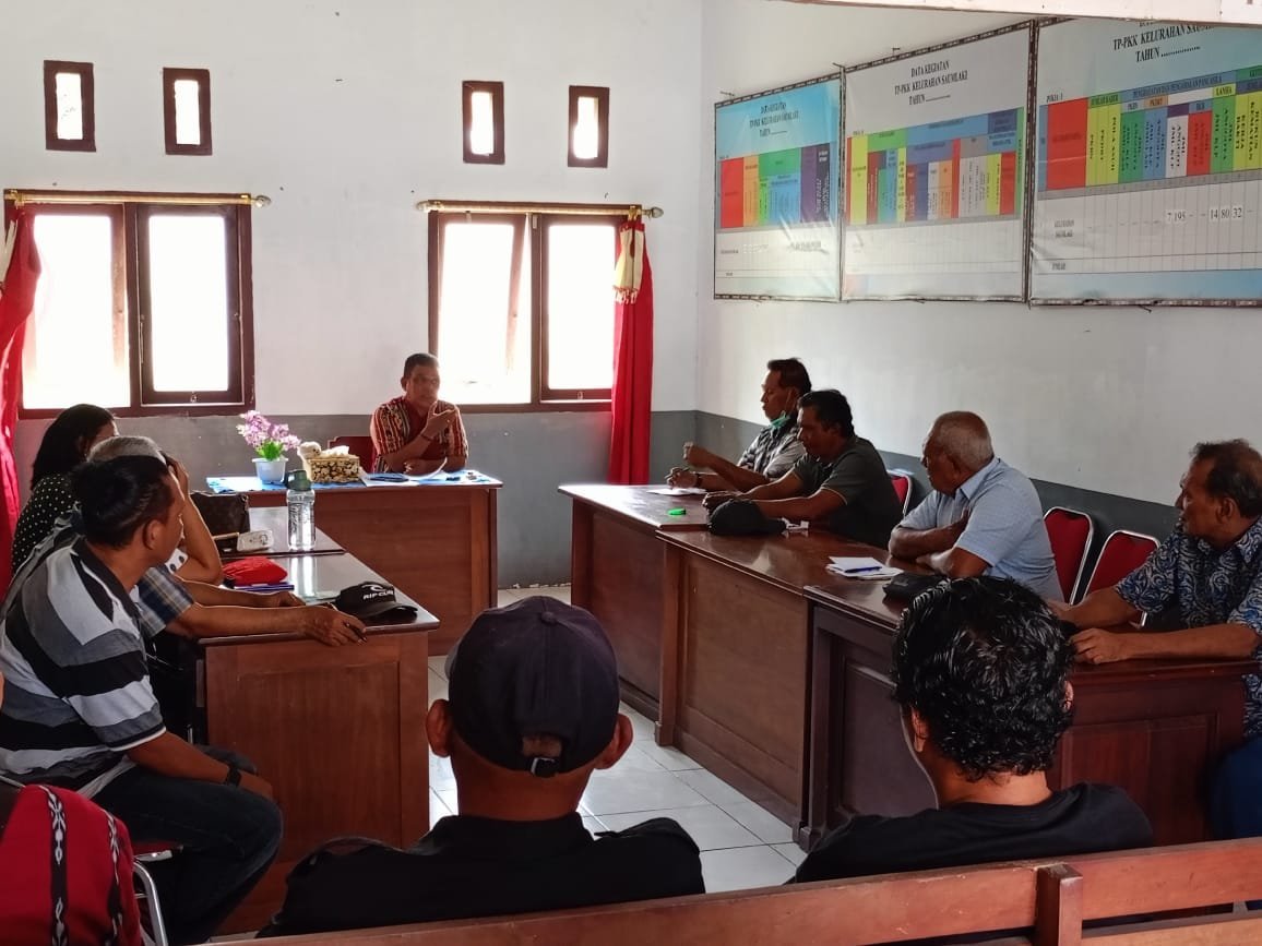 Seluruh Ketua RT, RW Dan Kader Pos Yandu Ancam Sweri Kantor Lurah Saumlaki Dan Boikot Pemilu 2024