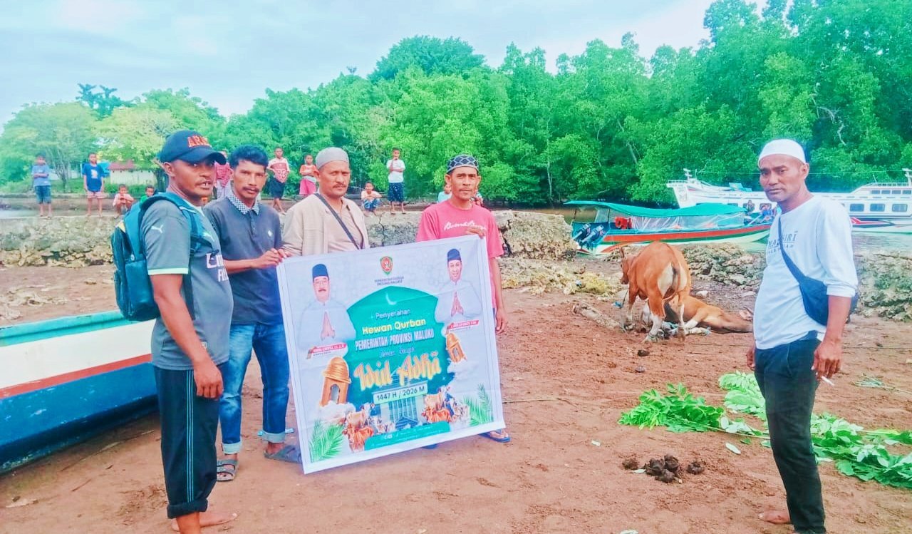 Takbir Idul Adha Menggema di Ambalau, Warga Sambut Bantuan Kurban Gubernur Maluku