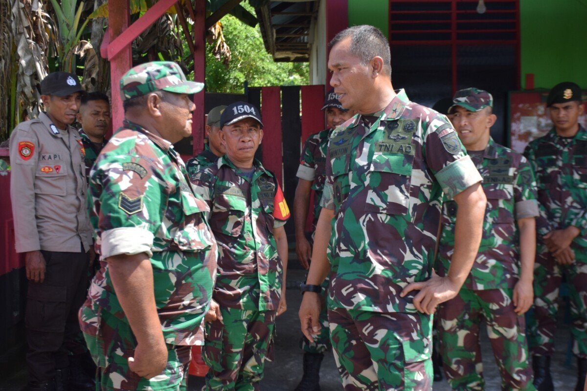 Danrem 151/Binaiya Tinjau Pos Satgas Wilayah Maluku