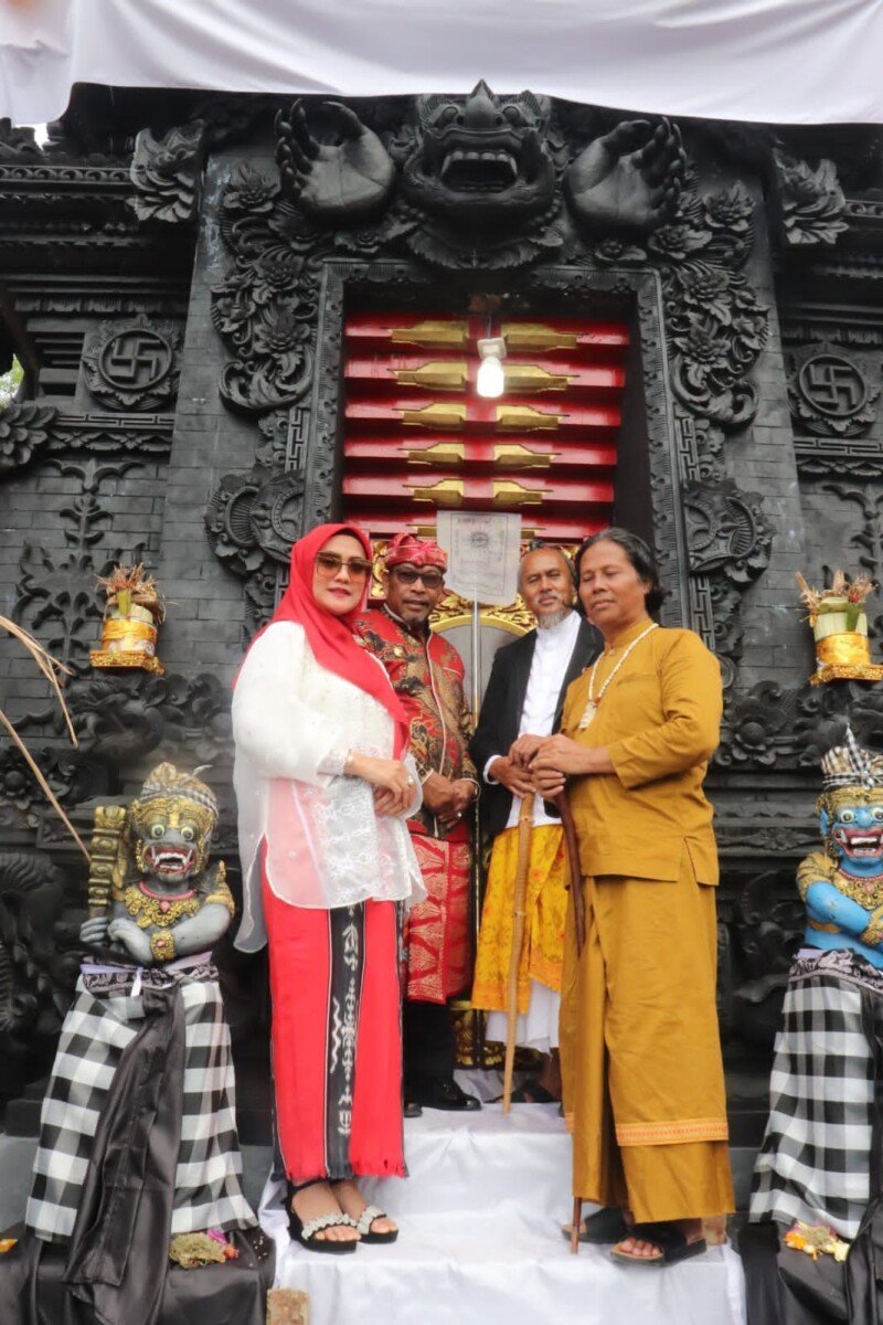 Gubernur  Resmikan Pura Ciwa Stana Giri