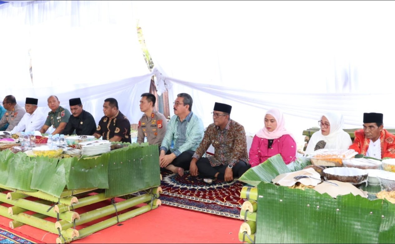 Gubernur Hadiri Makan Patita, Tegaskan Perdamaian Negeri Liang