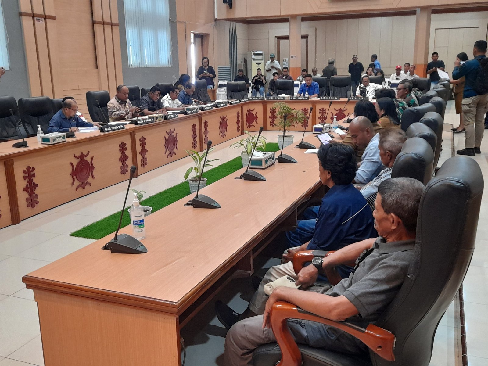 Sengketa Lahan Pantai Halong Memanas, DPRD Ambon Gelar RDP Libatkan TNI AL dan BPN