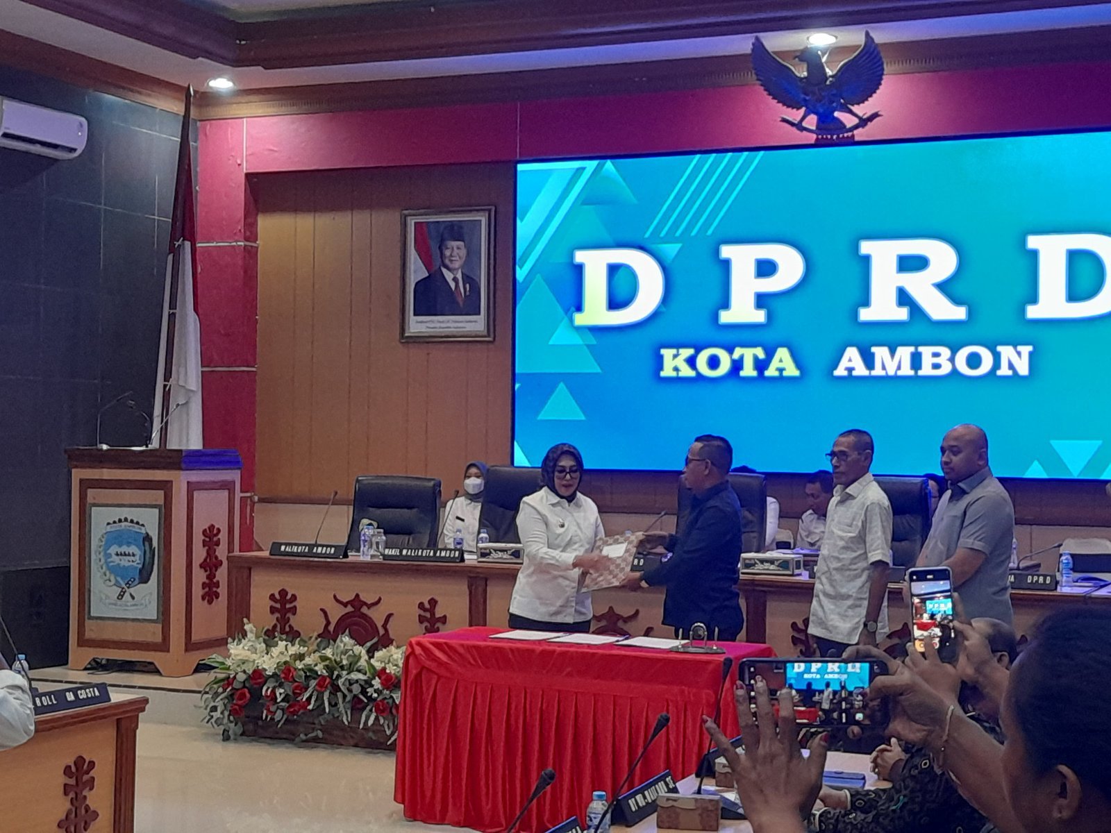 DPRD Kota Ambon Resmi Sahkan Perda Kawasan Tanpa Rokok dan Perlindungan Perempuan-Anak