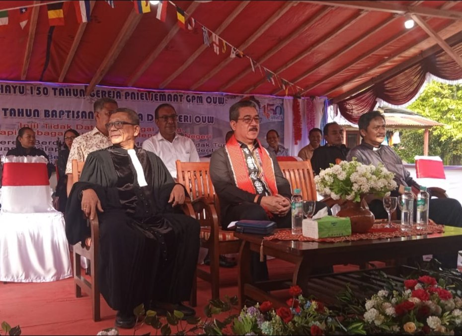 Gubernur Maluku Hadiri Perayaan 209 Tahun Baptisan dan 150 Tahun Gereja PNIEL Ouw