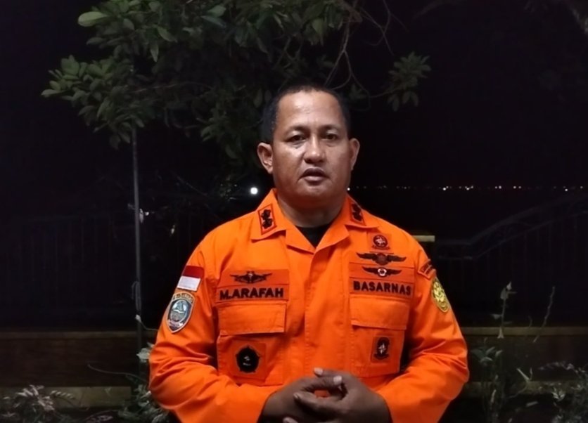 Kapal Basarnas Evakuasi 3 Nelayan Desa Hatu yang Alami Lakalaut