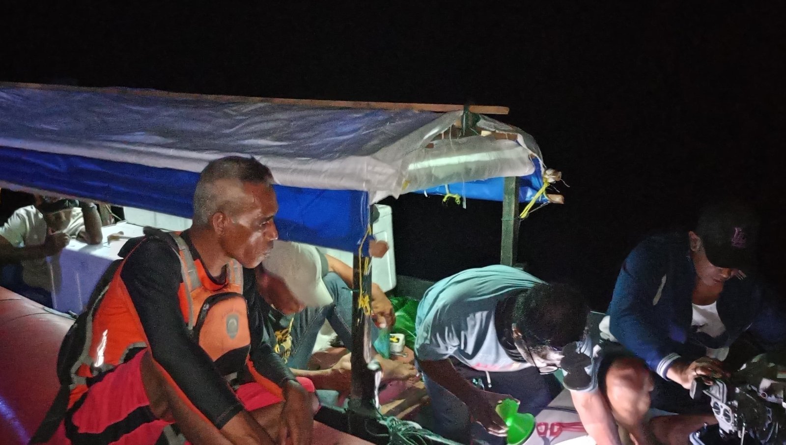 5 Nelayan Alami Mati Mesin, Tim SAR Dobo Berhasil Evakuasi dalam Keadaan Selamat