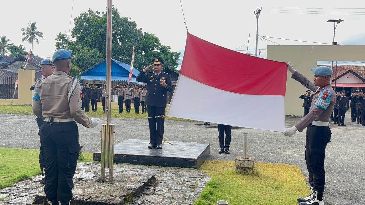 Kapolres BurseL Pimpin Upacara Hari Pahlawan: Kobarkan Api Perjuangan di Era Baru